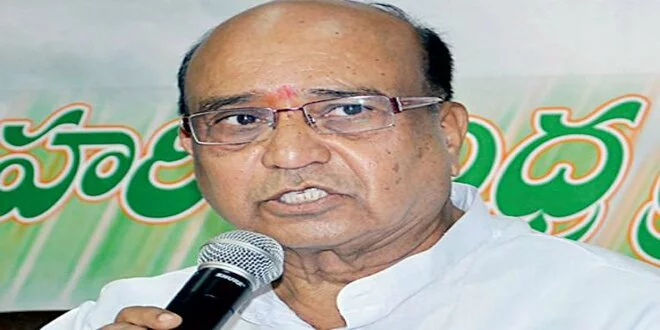 Shankar Rao accuses CM of damaging Congress