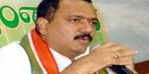Gandra asks Naidu to apologise for criticising Sonia