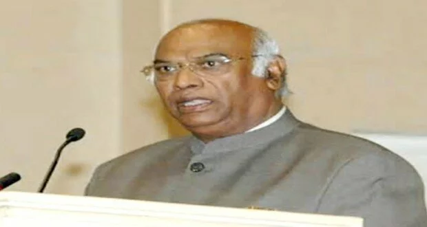 Kharge lays foundation stone for Sultanpur Stn building