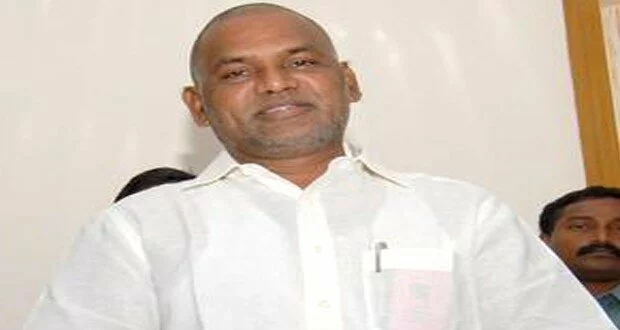 Minister Balaraju supports Telangana Bill