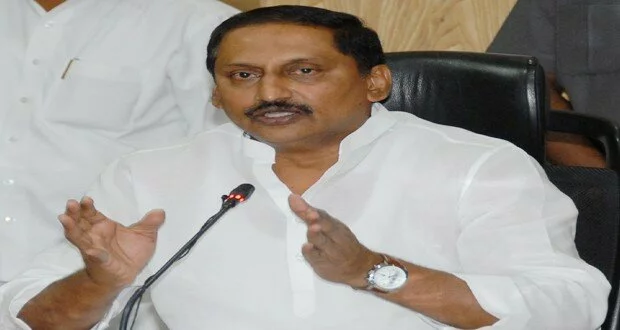 CM prays to “Telugu Talli” for united Andhra Pradesh