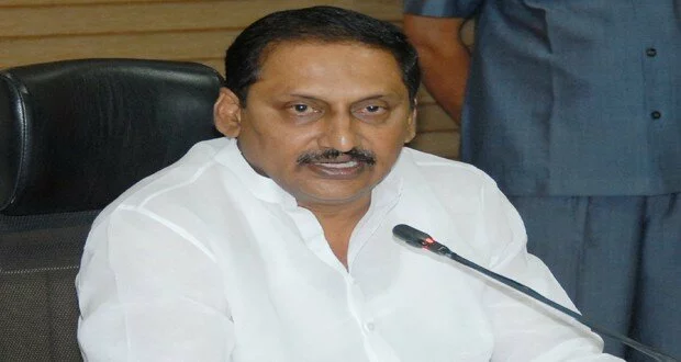 CM advises Centre against dividing AP in haste