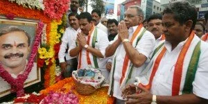 Congress party pays tributes to YSR