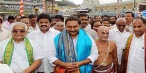 CM offers prayers at Tirumala temple