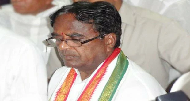 T-Congress failed to counter TRS campaign: Ponnala