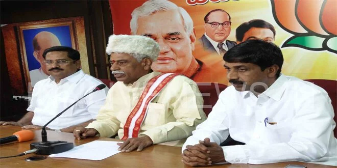 Dattatreyya condemns CM’s remarks against Modi