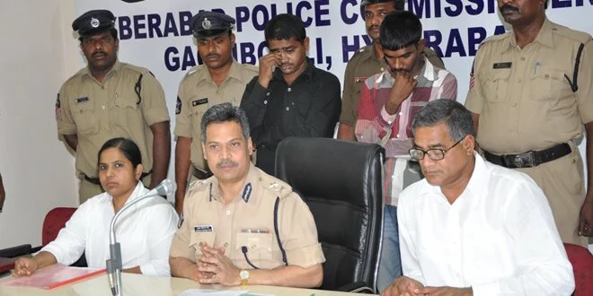 Cyberabad Police arrest two notorious burglars; recover one kg gold