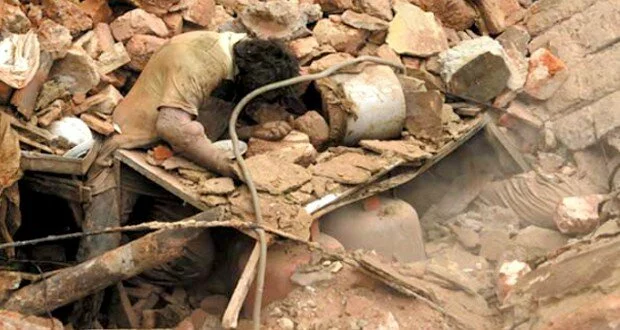Building collapse death toll mounts to 15