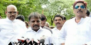Cong Seemandhra leaders to hold dharna in Delhi