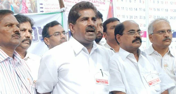 APNGOs delegation calls on Vijayamma