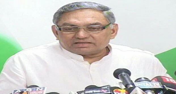 Observe restrain on Telangana issue, Dwivedi to MPs