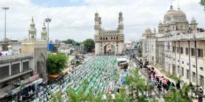 Lakhs offer Jumat-ul-Vida prayers in city