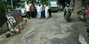 Singireddy slams GHMC for bad roads