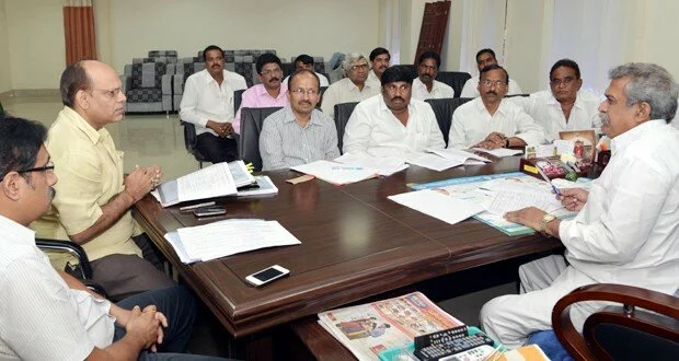 Minister assures outsourced GHMC staff of salary enhancement