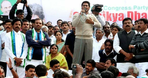 Jagan calls for joint fight to keep AP united