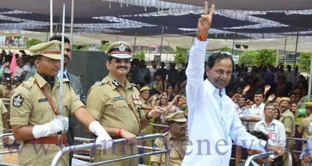 KCR’s Day-1 As CM (Pictures)